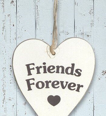 Wooden Heart Friends Forever - White Washed