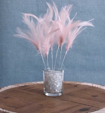 Narrow Feather - Baby Pink