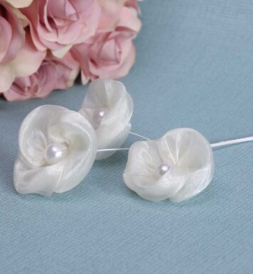 Cream Flower Head with Pearls